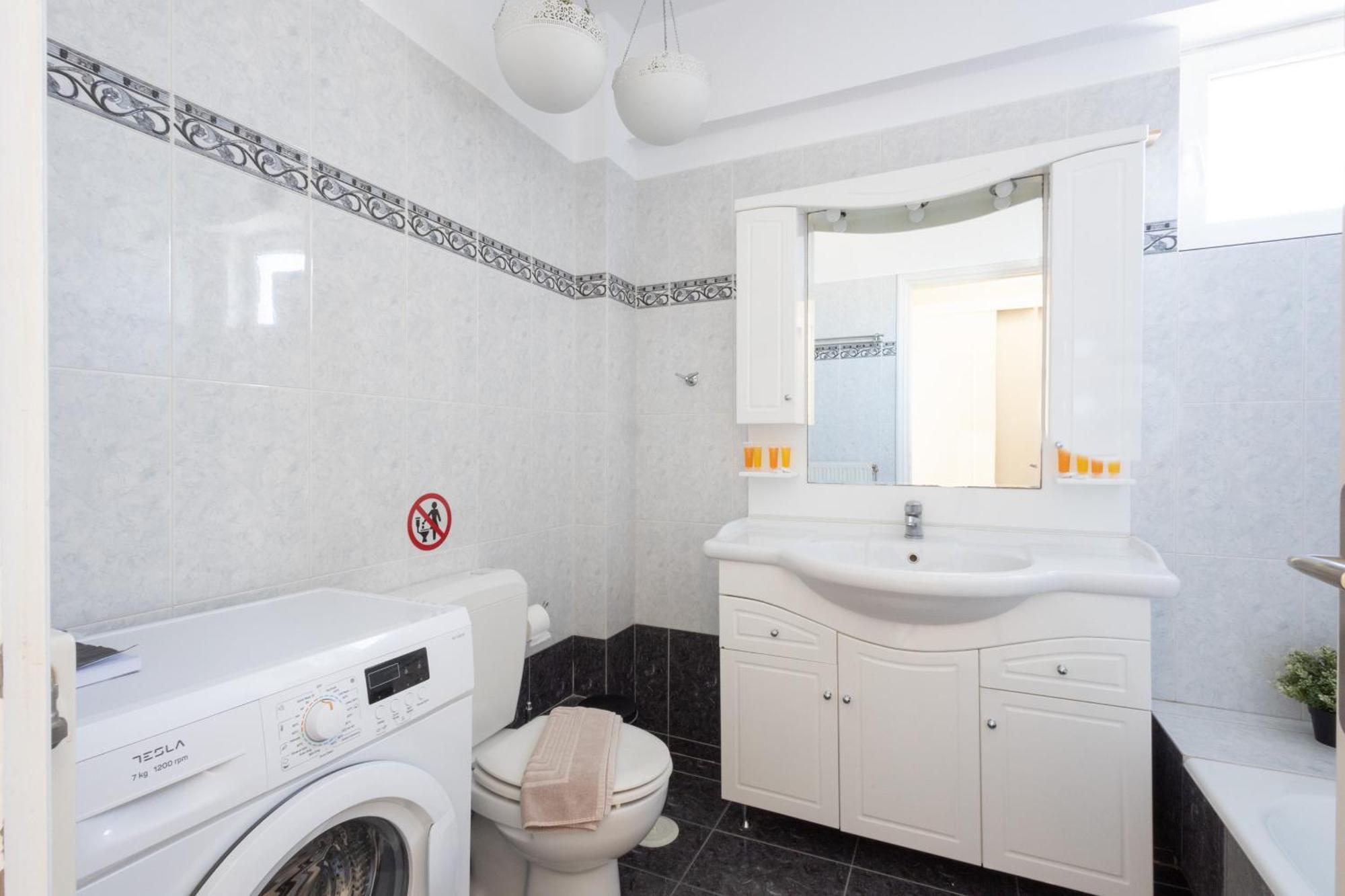 Renovated 3 Bedroom Apt With Acropolis View Athens Ngoại thất bức ảnh